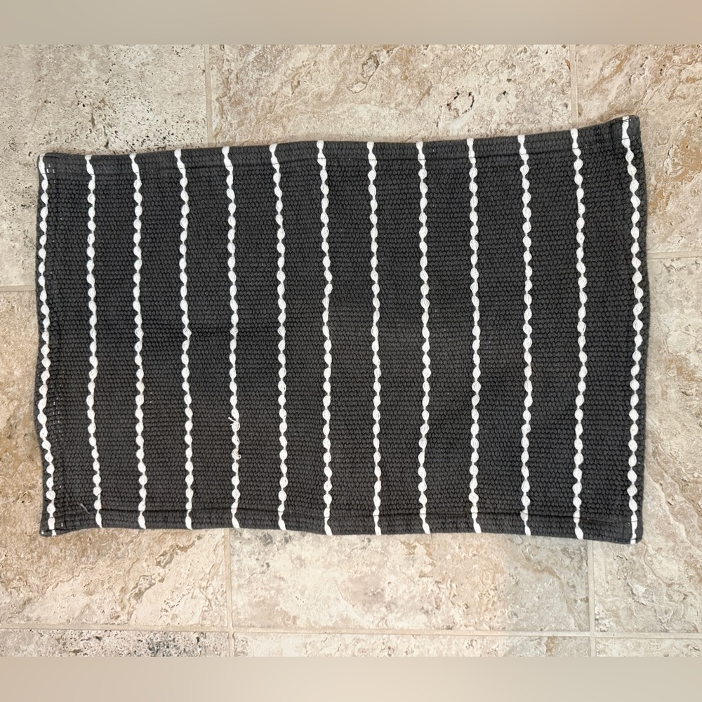 NWOT 20"x30" Performance Plus Bath Mat - Threshold™ - Picture 2 of 6